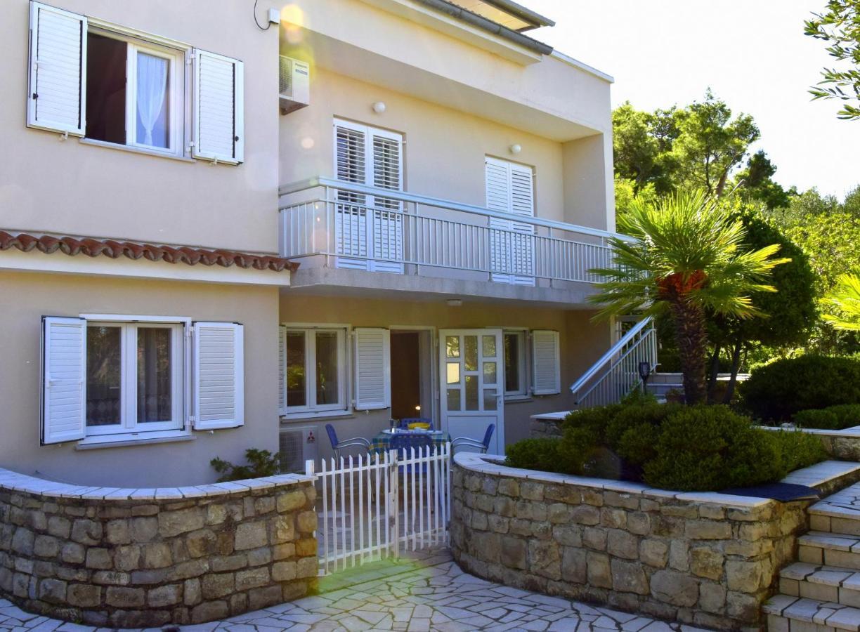 Miramar Gardenn Apartmment Banjol Exterior photo